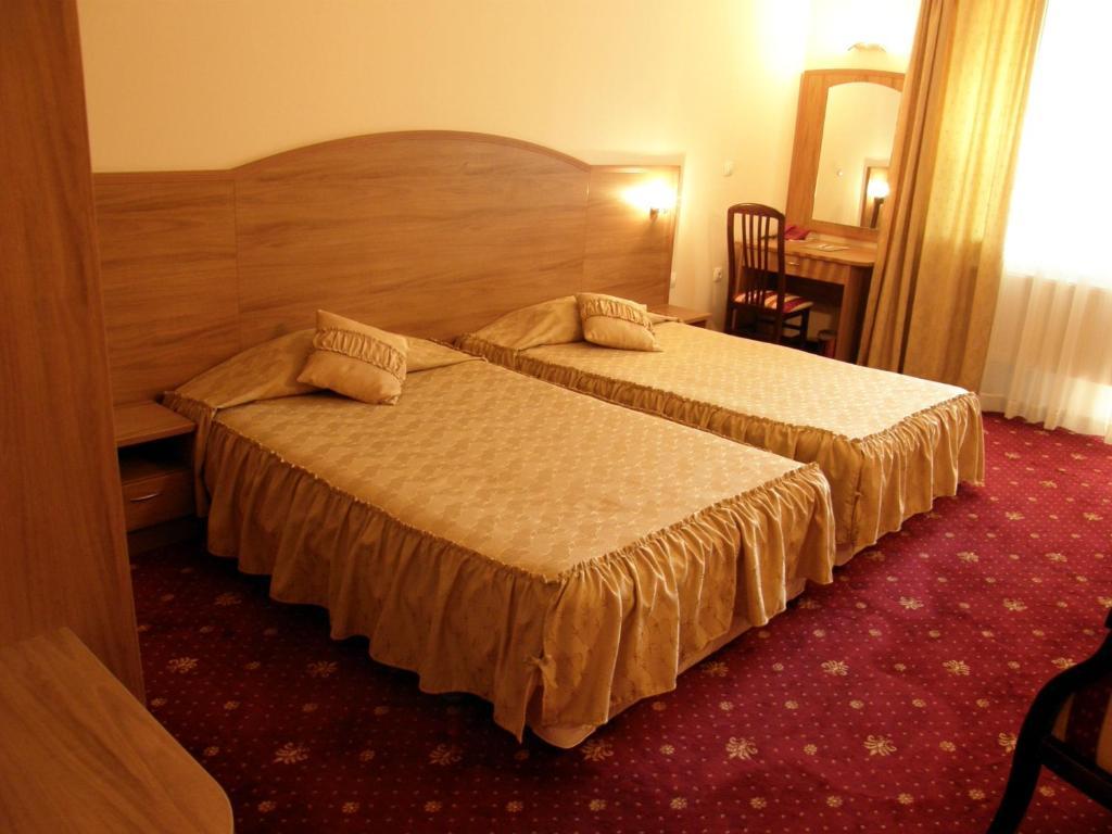 Hotel Center أبريلتسي الغرفة الصورة